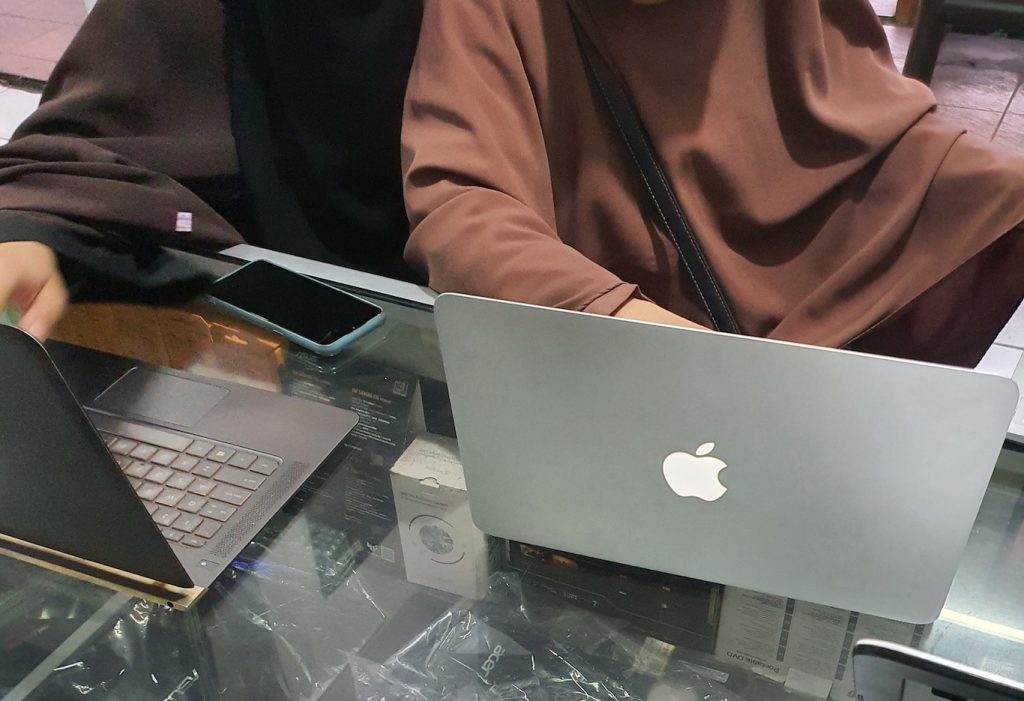 Jual macbook second