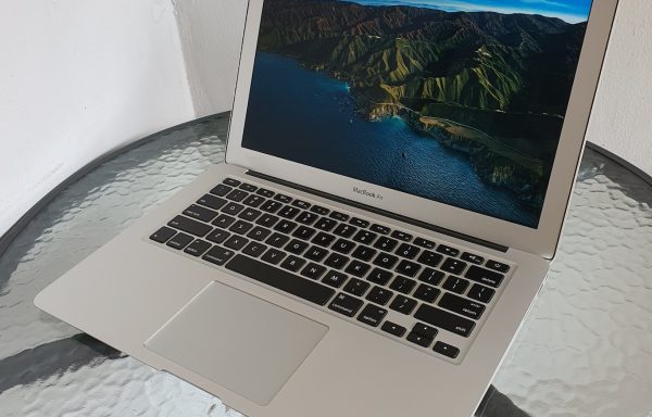 MacBook Air 2017 13 inch I5 RAM 4/128