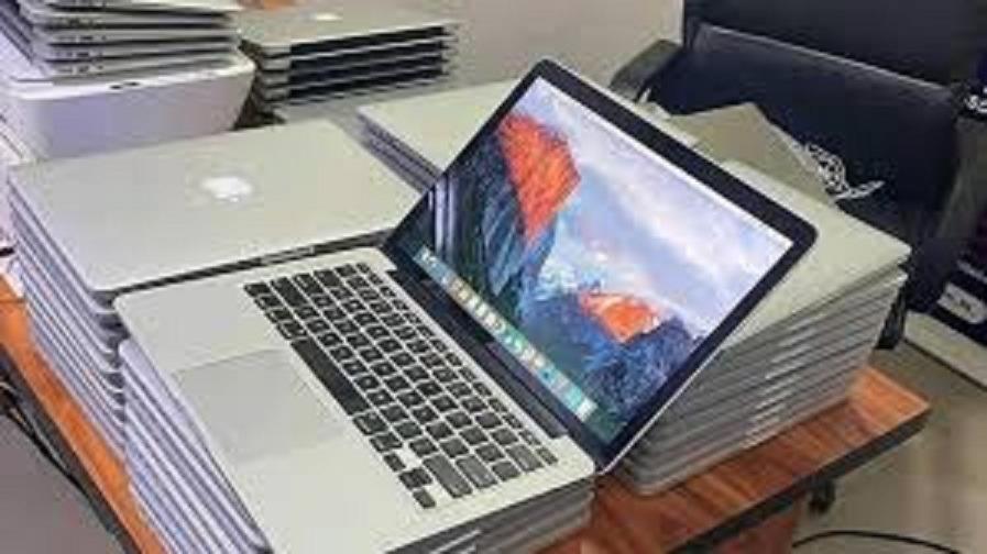 lelang macbook
